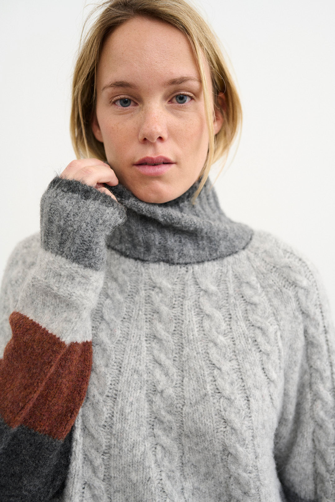 HasinaAG Turtle Pullover