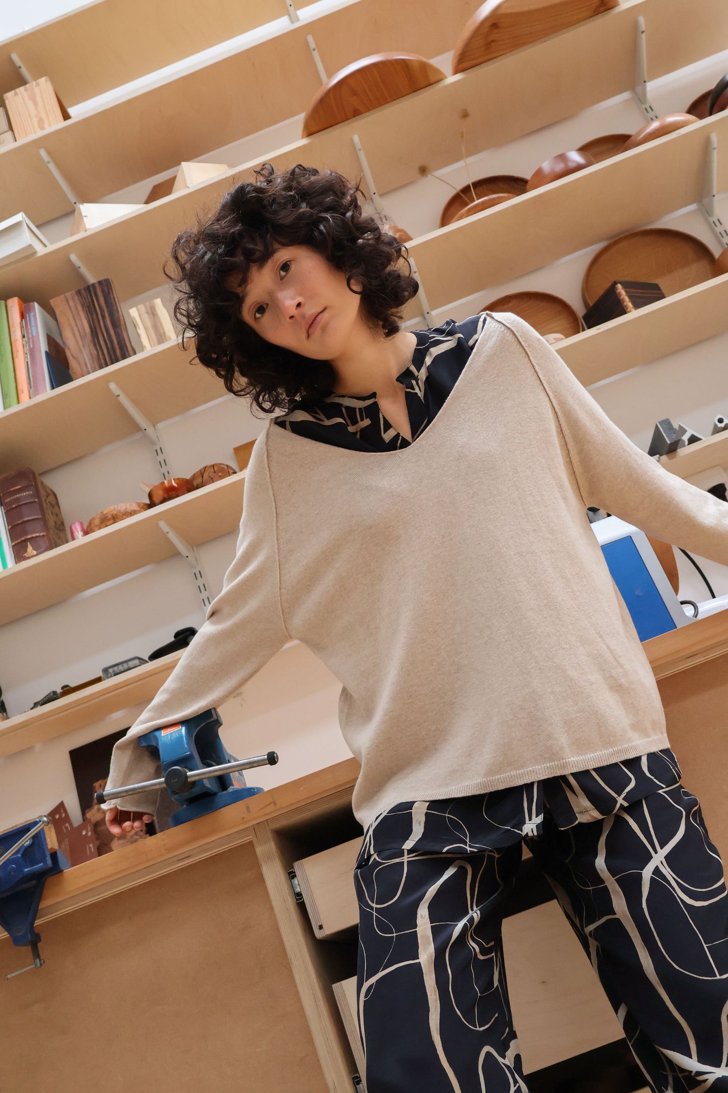 DeeAG V-Neck Pullover