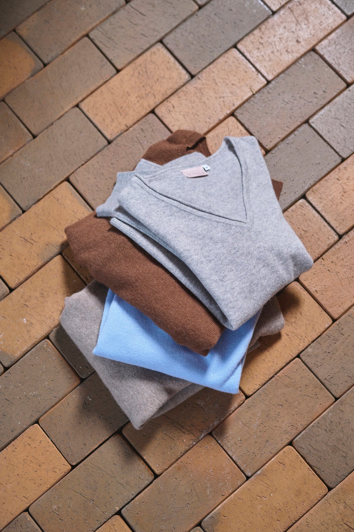 LuciaAG V-Pullover